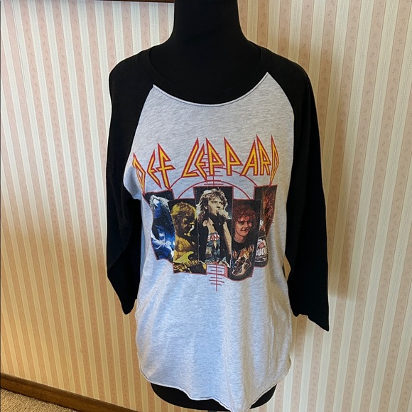 Vintage Def Leppard 2016 Tour Raglan, Medium - Picture 1 of 2